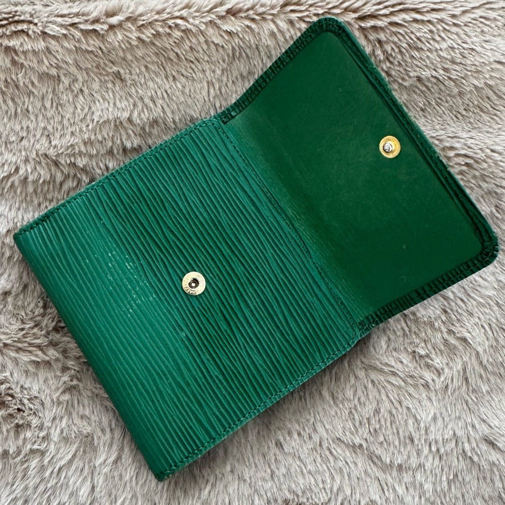 LOUIS VUITTON Green Elise Epi Leather Compact Wallet - Picture 2 of 13